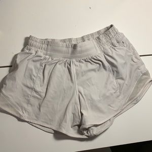 COPY - lululemon hotty hots 2.5 inch inseam white